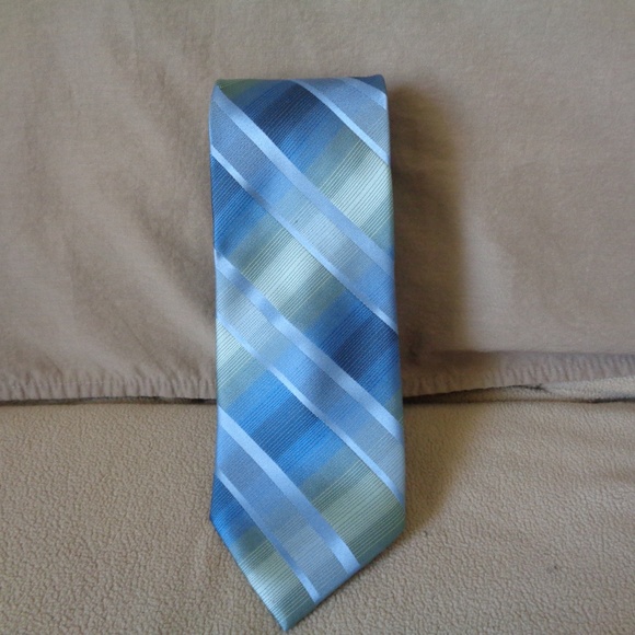 Kenneth Cole Reaction Other - Kenneth Cole Reaction Blue Green Gray Silk Tie